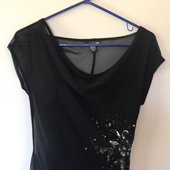 Classic LBD with subtle sequin details - Picture 4 of 5